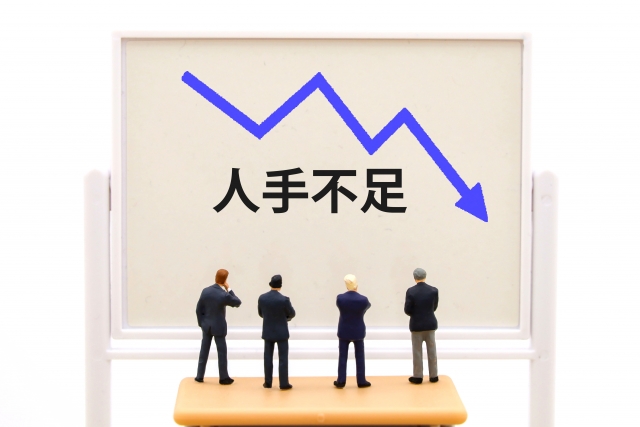 建設業の人手が不足している原因とは